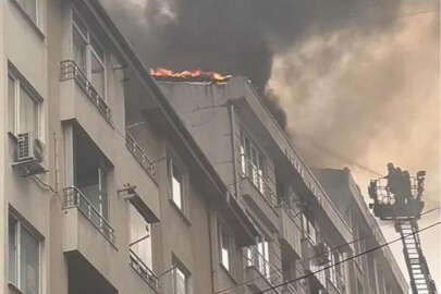 Yangın paniği! Alevler bitişikteki binaya sıçradı