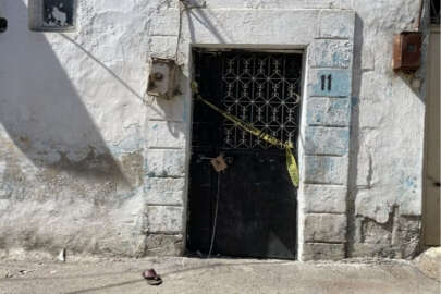 Eşini öldürüp 3'ü çocuğu 4 kişiyi yaralayan baba intihar etti