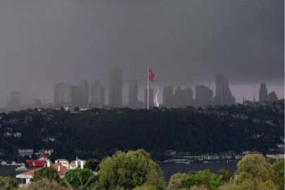 İstanbul'da beklenen yağmur başladı, manzara ayını!