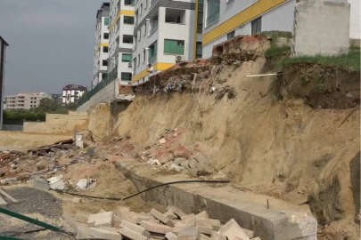 Bursa'da facianın eşiğinden döndüler! İstinat duvarı çöktü