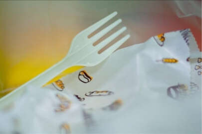 İngiltere'de tek kullanımlık plastiklere yasak kararı!