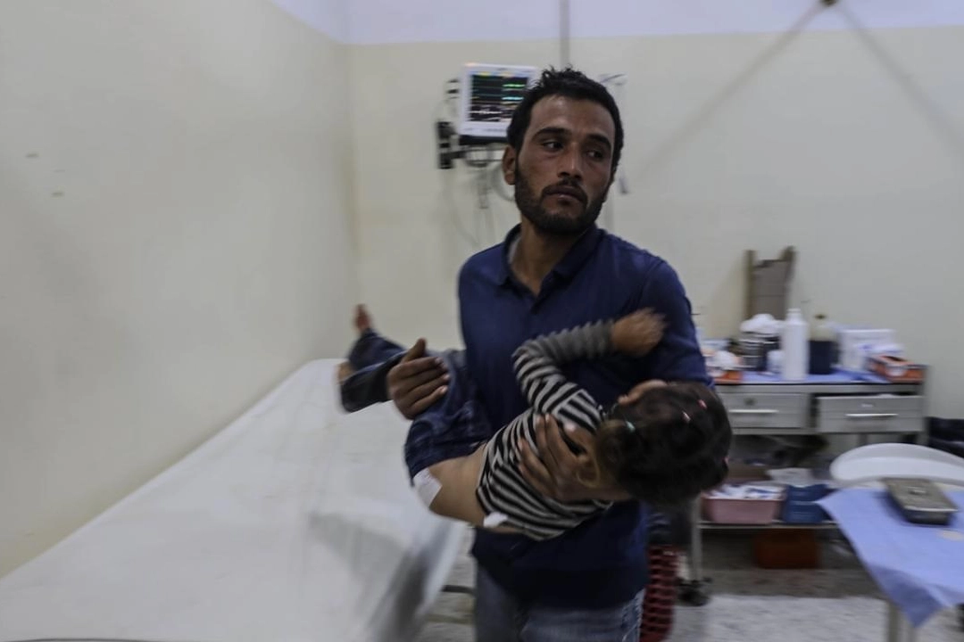 Suriye ordusunun İdlib kent merkezine düzenlediği saldırıda 13 sivil yaralandı