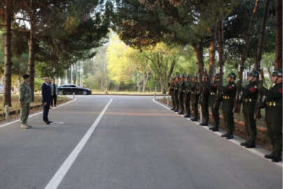 Bursa Valisi Demirtaş askeri harayı ziyaret etti