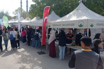 Üniversite öğrencilerine geri dönüşümün önemini anlatıldı