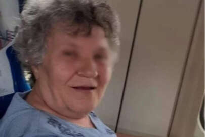 Vahşet! Annesini öldürüp, saatlerce başında bekledi!