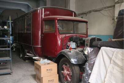Bursa'da 90 yıllık klasik otobüsleri restore ediyorlar