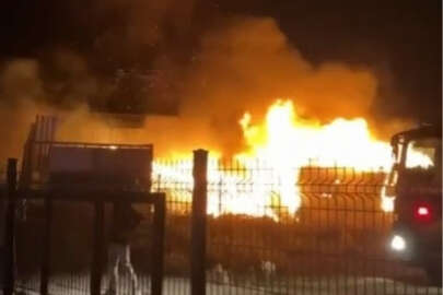 Bursa'da geri dönüşüm tesisi alevlere teslim oldu!