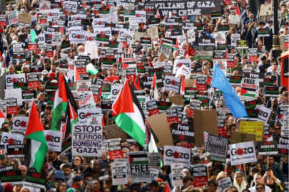 İngiltere'de Filistin'e destek yürüyüşü