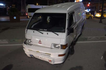 Bursa'da kaza! Önce taksiye sonra yayalara çaptı