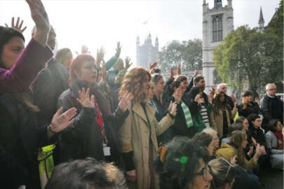 Gazze'de hayatını kaybeden çocuklar Londra'da anıldı