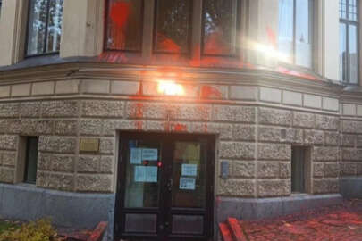 Türkiye'nin Helsinki Büyükelçiliğine saldırı!