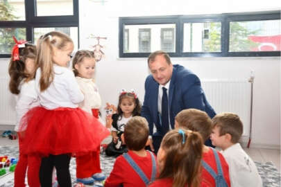 Bursa'da Başkan Usta'dan öğrencilere anlamlı hediye