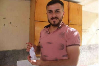 Yerde gördüğü keseye tekme savurdu, içinden avuç avuç altın çıktı!