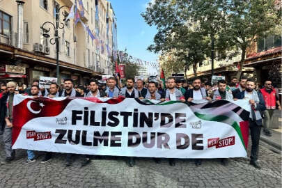 AK Partili gençler Filistin için 'SayStop' sloganıyla yürüdü