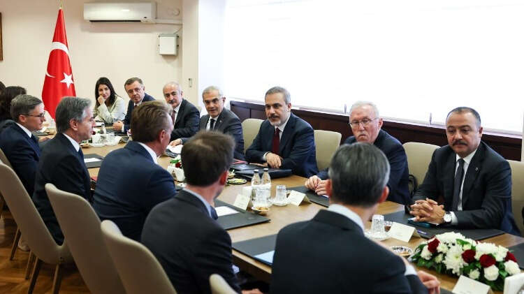 Diplomatik kaynaklardan alınan bilgiye göre görüşmede başta Gazze olmak üzere bölgesel gelişmeler ve ikili ilişkiler ele alındı.