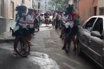 Bursa'da bisikletli gelin alma görenleri şaşırttı