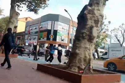 Genç kızların silahlı kavgası