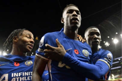 Chelsea Tottenham'ı liderlikten indirdi