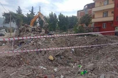 Dehşete düşüren manzara! Depremden 9 ay sonra ceset