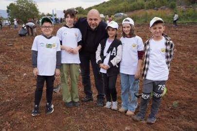 Bursa’da Cumhuriyet'in 100. yılına özel 1923 ağaç fidanı dikildi