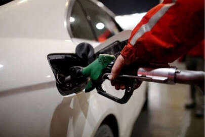 Akaryakıtta düşüş: Motorine indirim geldi!