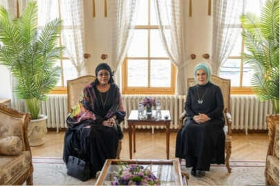 Emine Erdoğan Senegal Devlet Başkanı'nın eşi ile bir araya geldi