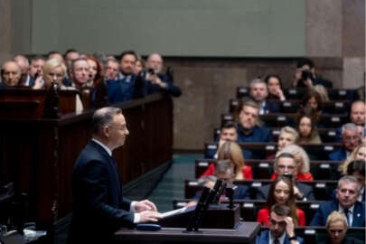 Polonya Cumhurbaşkanı Duda, görevini Morawiecki'ye verdi!
