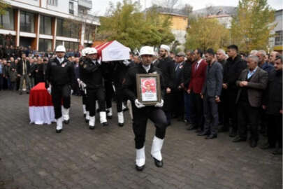 Şehit polis memuru Lütfü Baykar Bitlis'te son yolculuğuna uğurlandı
