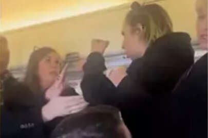 ABD'de Yolcu uçağı birbirine kattı!