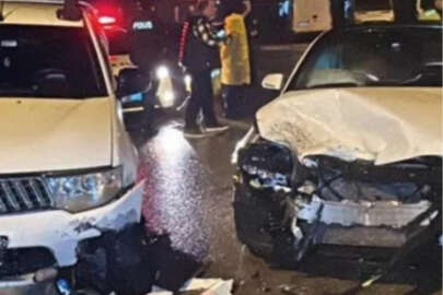 Otomobil ile pikap kafa kafaya çarpıştı: 5 yaralı