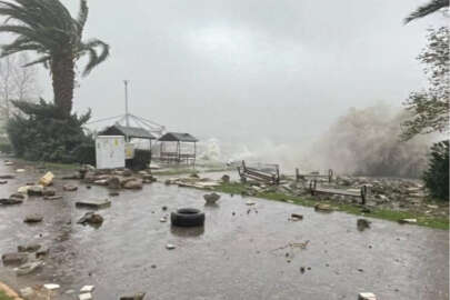 Sele kapılan otomobildeki 3 kişinin cansız bedenine ulaşıldı