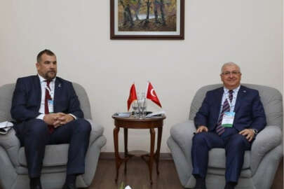 Bakan Güler Moldova Savunma Bakanı ile görüştü