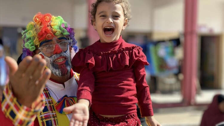 Açıklamada değerlendirmelerine yer verilen Vuslat Derneği Genel Başkanı Selçuk Taştan, dernek olarak en başından itibaren dost ve kardeş Filistin halkının yanında olduklarını kaydetti.