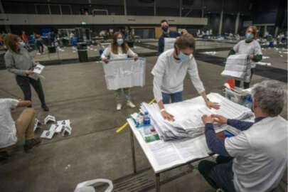 Hollanda'da halk genel seçimler için sandık başında