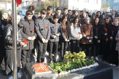 Şehit öğretmen Aybüke Yalçın kabri başında anıldı