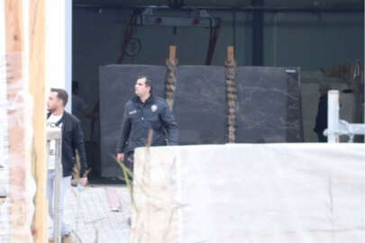 Üzerine mermer blok düşen işçi öldü