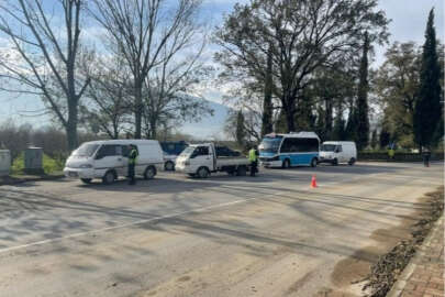 Bursa'da aranan şahıslar jandarmadan kaçamadı