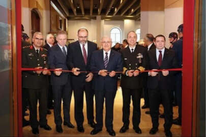 Milli Savunma Bakanı Güler, Cumhuriyet'in 100'üncü Yılı Sergisi'ni açtı