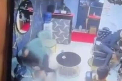 Berberde sıra beklerken husumetlisince tabancayla vuruldu