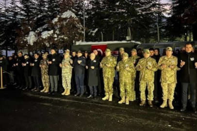 Pençe Kilit bölgesinde şehit olan 6 asker için Hakkari'de tören