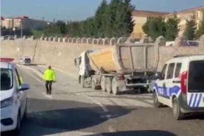 Araçların üzerine çimento döken sürücü yakalandı