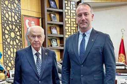 Alinur Aktaş MHP'li Mustafakemalpaşa Belediyesi başkan adayını tebrik etti