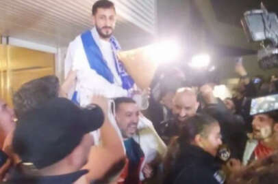 Gol sevinci tepki çekmişti! Tel-Aviv'de kahraman gibi karşılandı