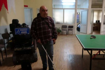 Sivas'ta görme engeline rağmen masal kitabı yazdı