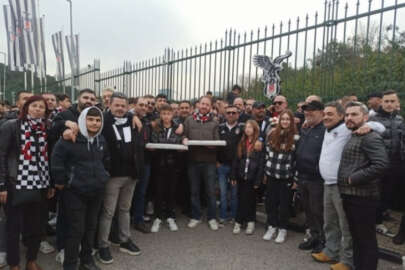 Beşiktaş taraftarından derbi öncesi takıma destek