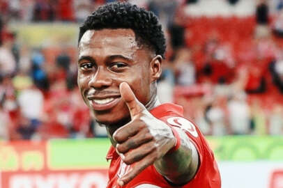 Hollandalı futbolcu Quincy Promes Dubai'de tutuklandı