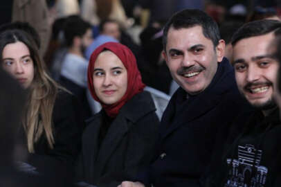 Murat Kurum öğrencilerle iftar yaptı