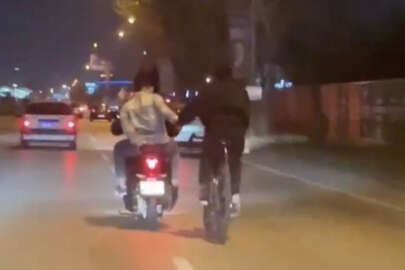 Bursa'da motosiklet ile bisikletli sürücülerin tehlikeli yolculuğu