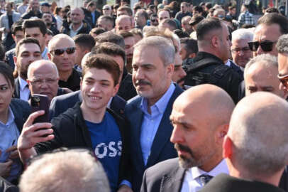 Dışişleri Bakanı Hakan Fidan'a Bursa'da yoğun ilgi