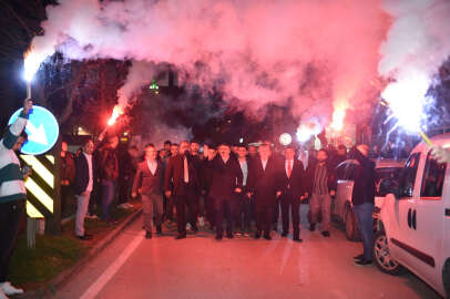 Oktay Yılmaz Yunusemre Mahallesi'nin seçim ofisi açılışını yaptı